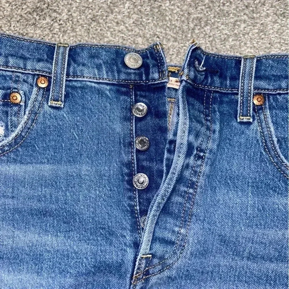 Levi's  Ribcage Shorts - Picture 3 of 5